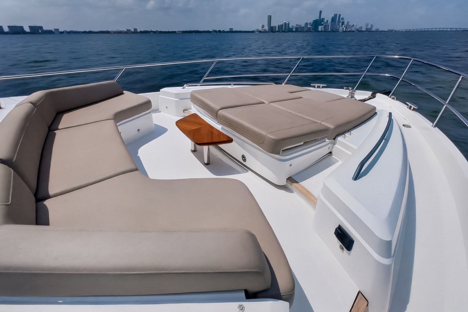 2021 Princess F70