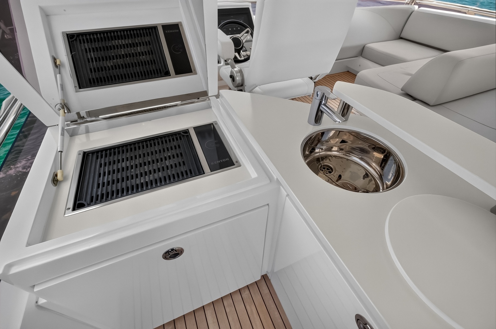 2021 Princess F70