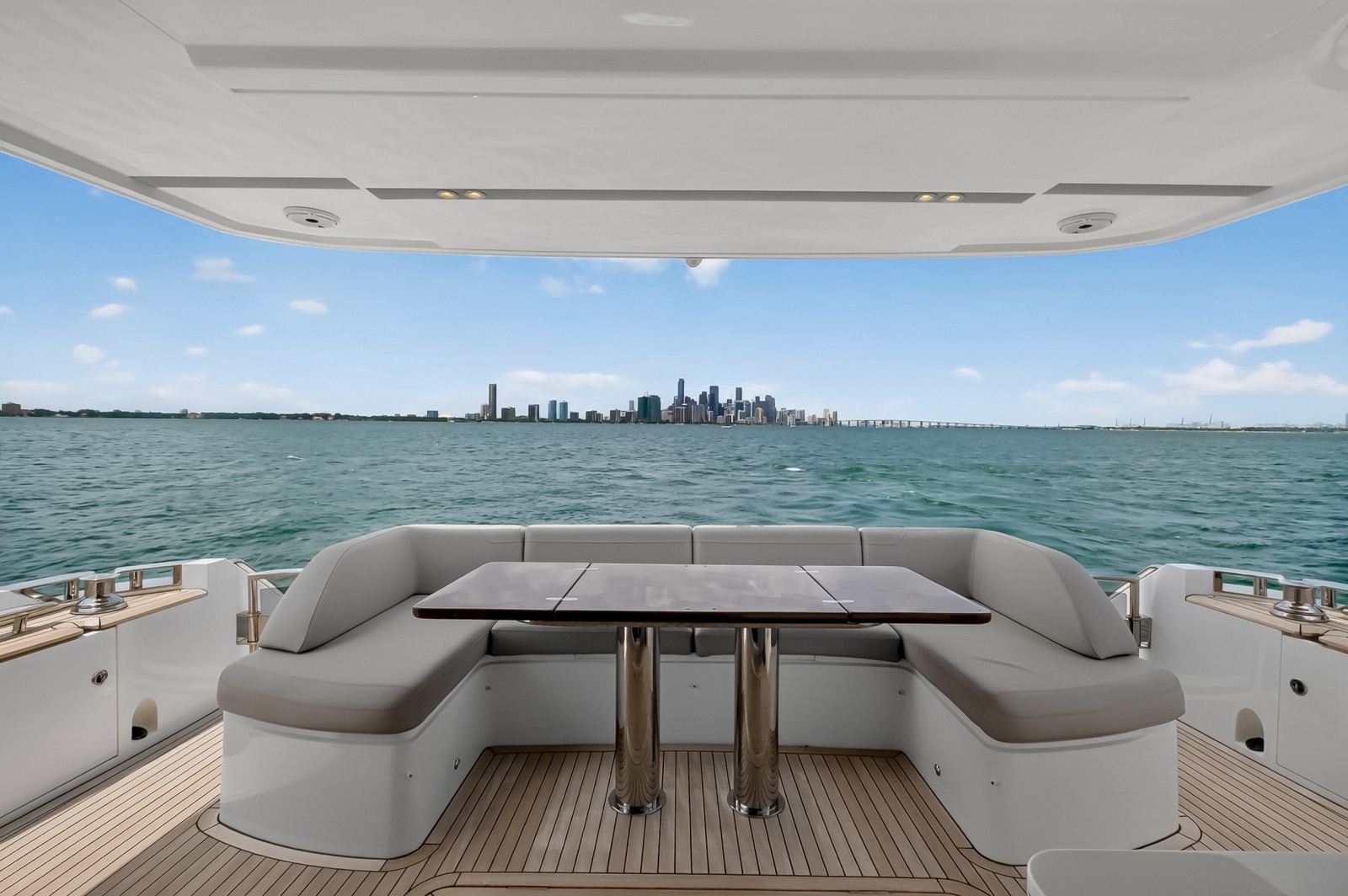 2021 Princess F70