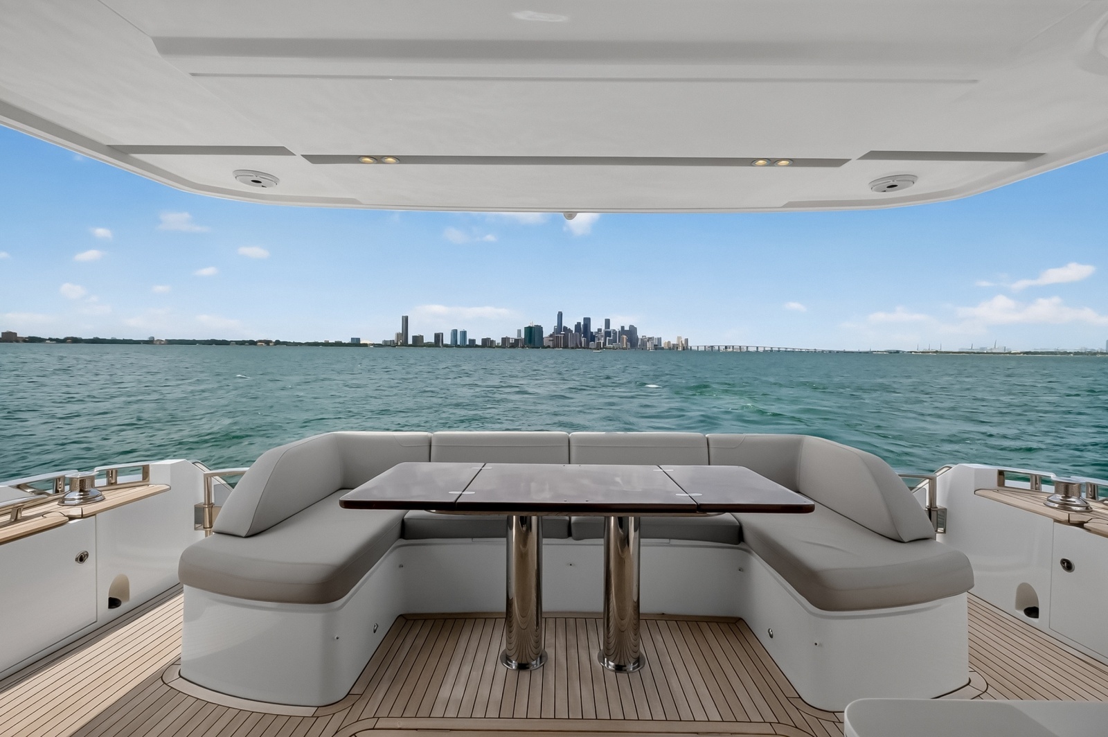 2021 Princess F70