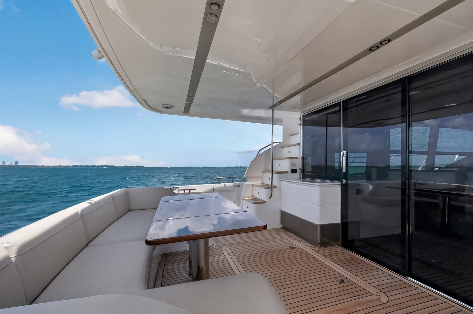 2021 Princess F70
