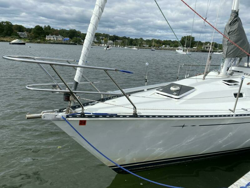 QUALITY TIME 33ft C amp C Yacht For Sale