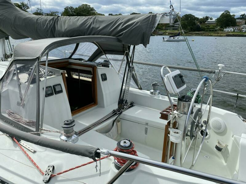 QUALITY TIME 33ft C amp C Yacht For Sale