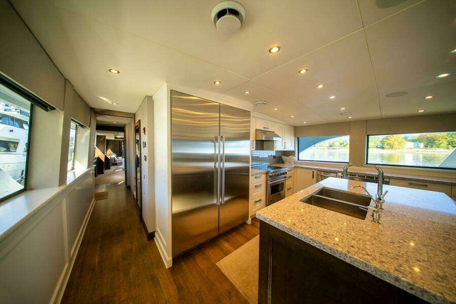 ENCORE 120ft Crescent Custom Yachts Yacht For Sale