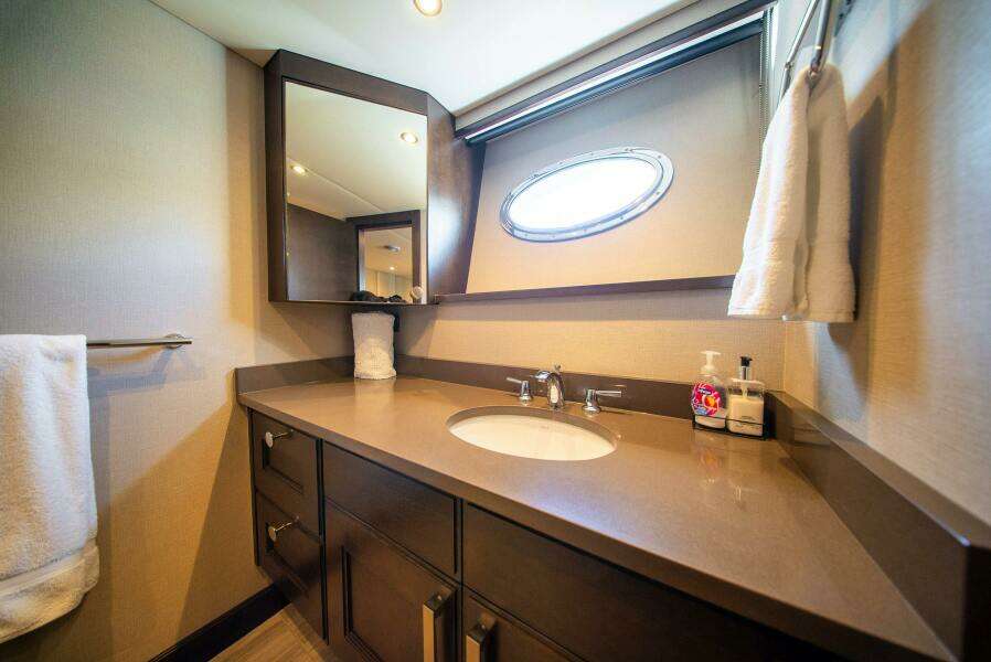 1992 Crescent Custom Yachts Custom