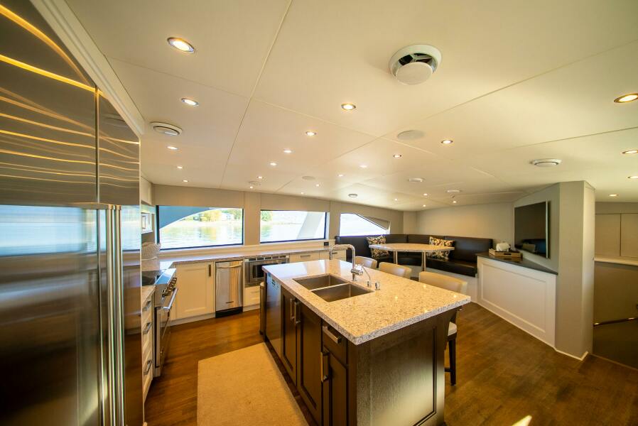 120' 1992 Crescent Custom Yachts Custom