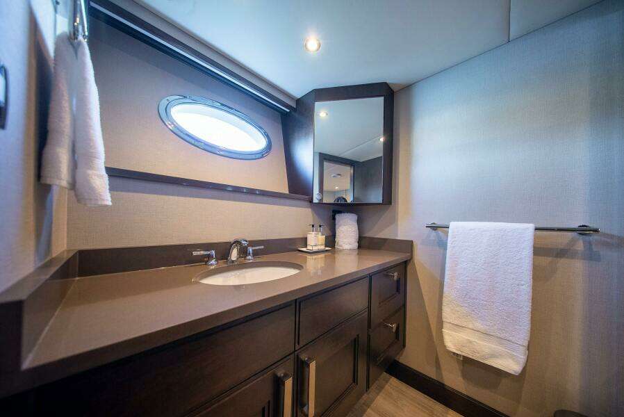 ENCORE 120ft Crescent Custom Yachts Yacht For Sale