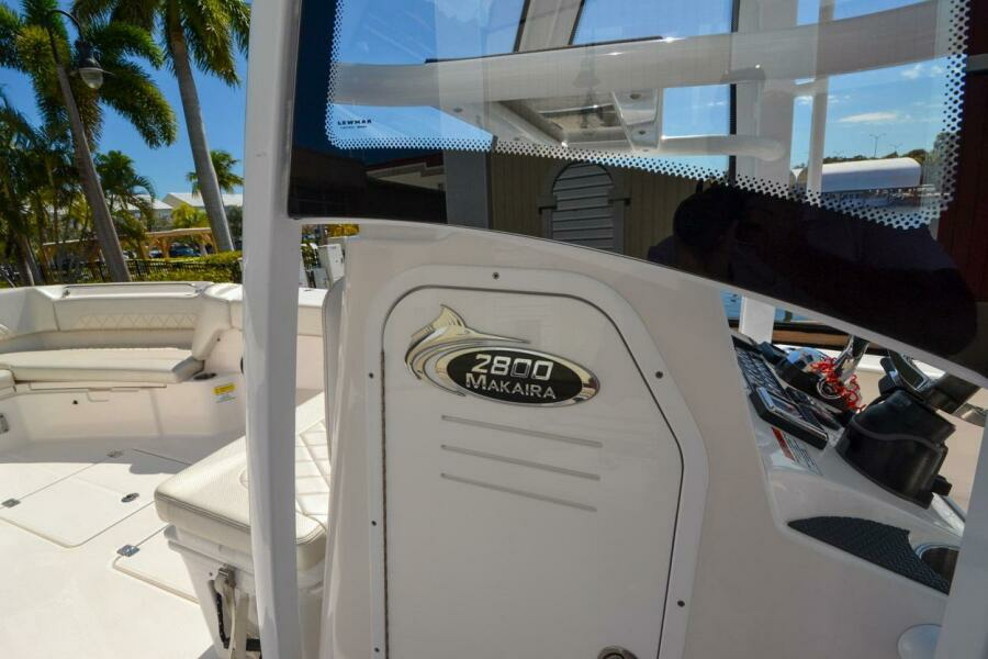 2021 Blue Wave 2800 Makaira