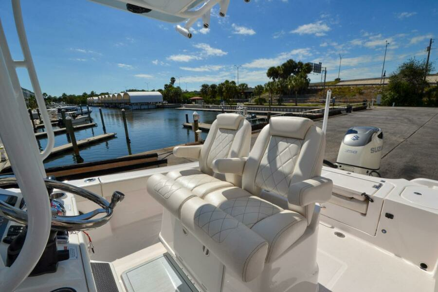 2021 Blue Wave 2800 Makaira