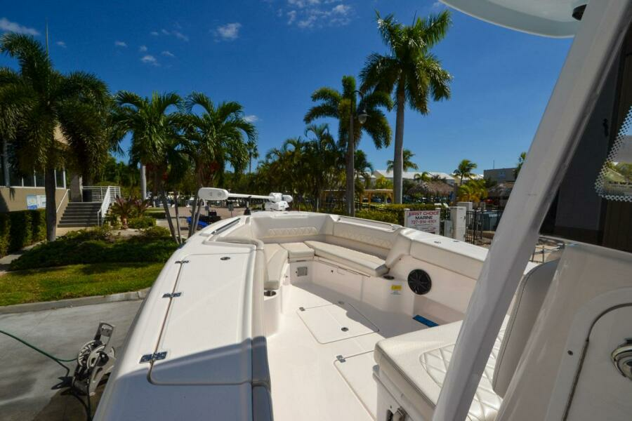 2021 Blue Wave 2800 Makaira