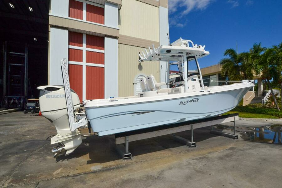 2021 Blue Wave 2800 Makaira