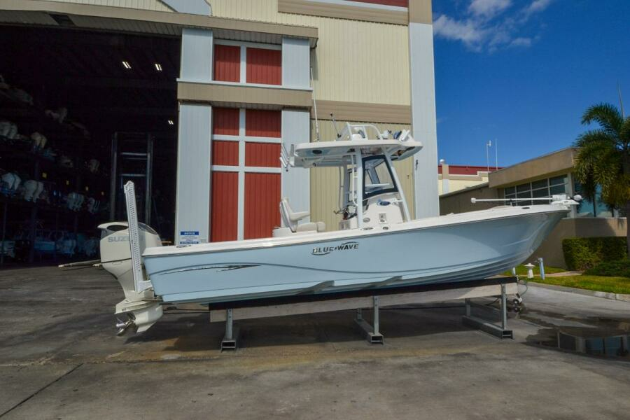 2021 Blue Wave 2800 Makaira