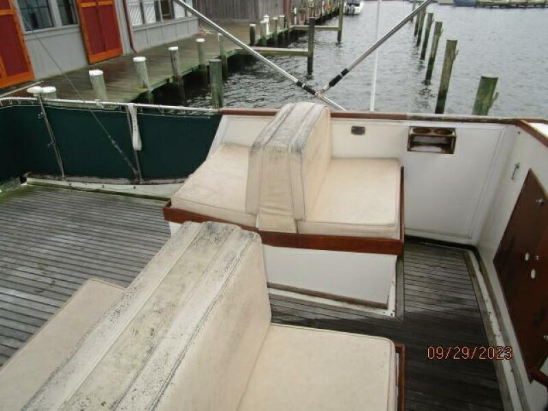 36' Grand Banks flybridge port