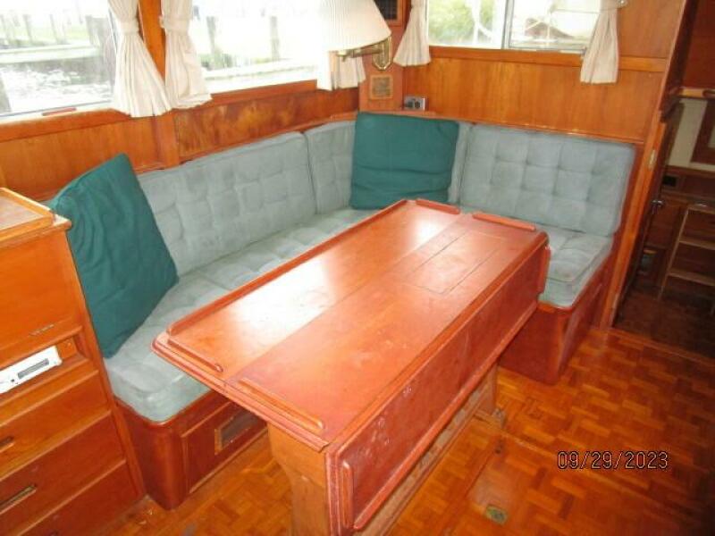 36' Grand Banks salon starboard seating