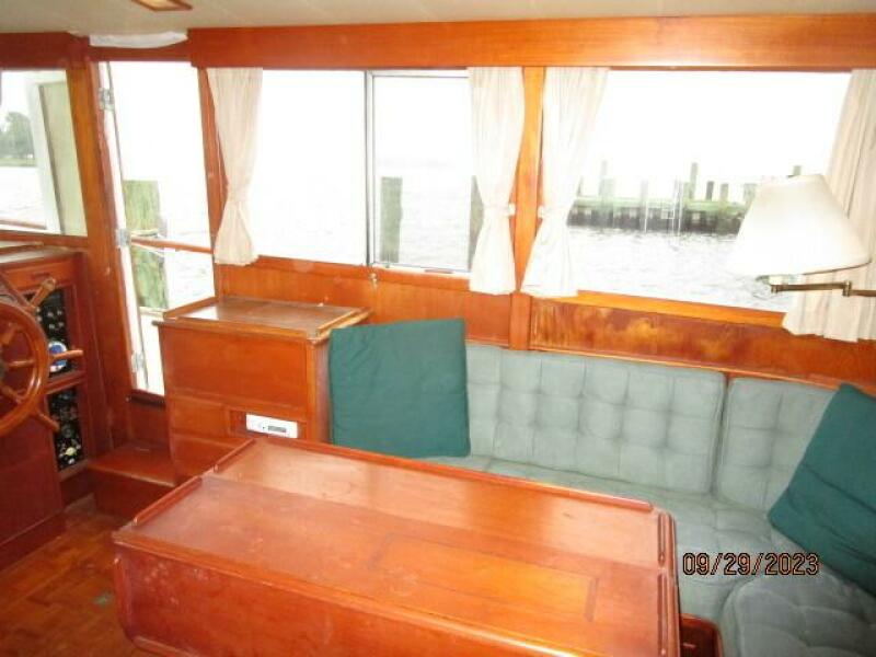 36' Grand Banks salon starboard