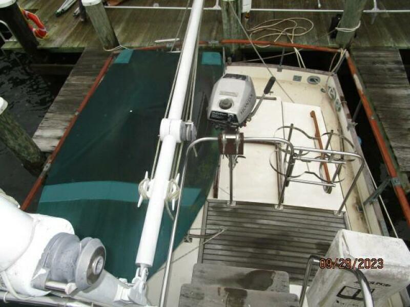 36' Grand Banks trunk cabin aft