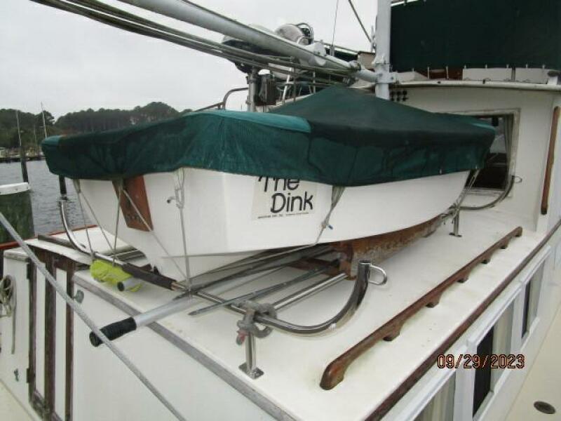 36' Grand Banks tender2