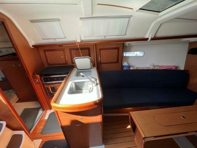 2007 Beneteau Oceanis 323