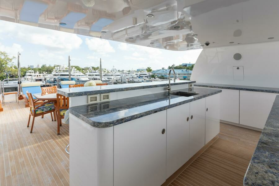 150' Trinity 2002 BOUCHON Sundeck_4