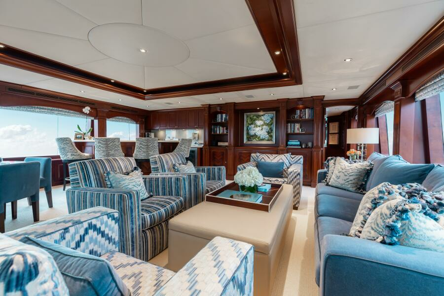 150' Trinity 2002 BOUCHON Skylounge_1