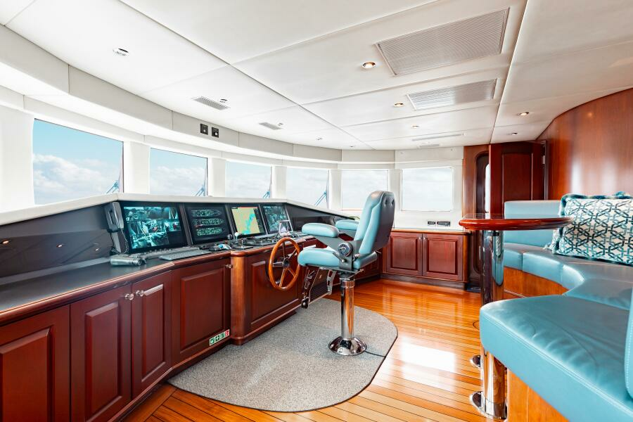 150' Trinity 2002 BOUCHON Wheelhouse_1