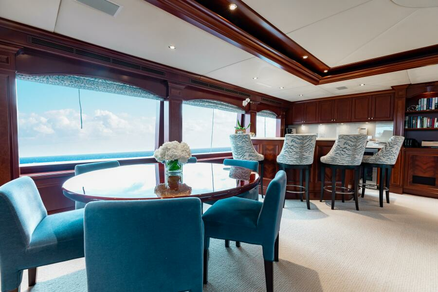 150' Trinity 2002 BOUCHON Skylounge_2