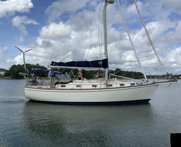 1988 Island Packet 38