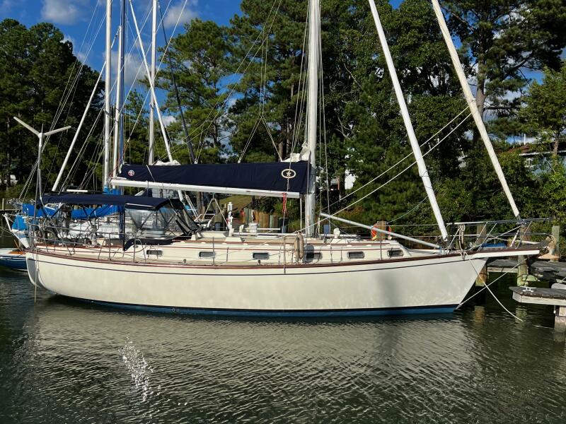 1988 Island Packet 38