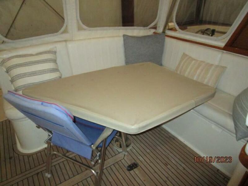 49' Grand Banks upper deck port seating