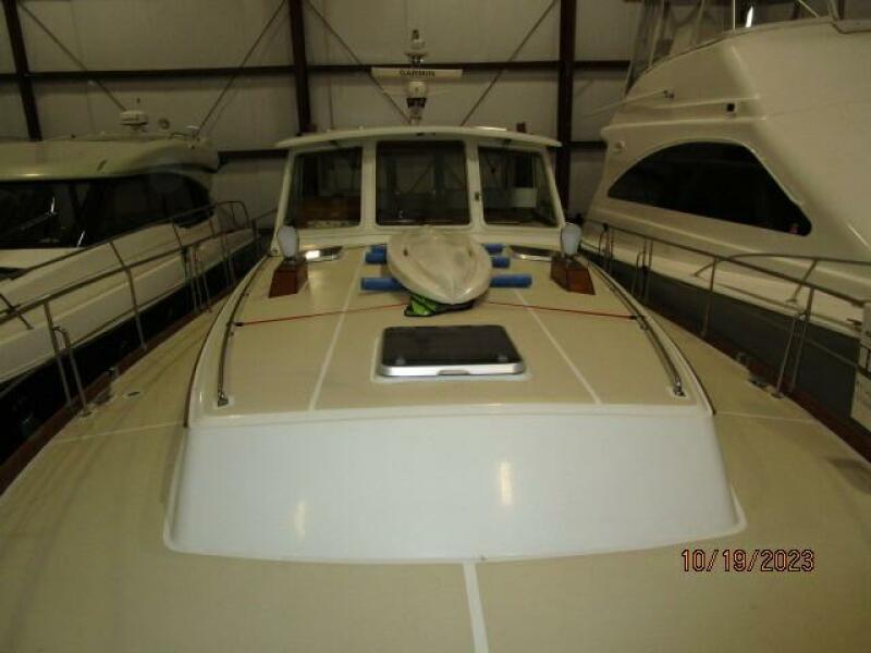 49' Grand Banks foredeck aft