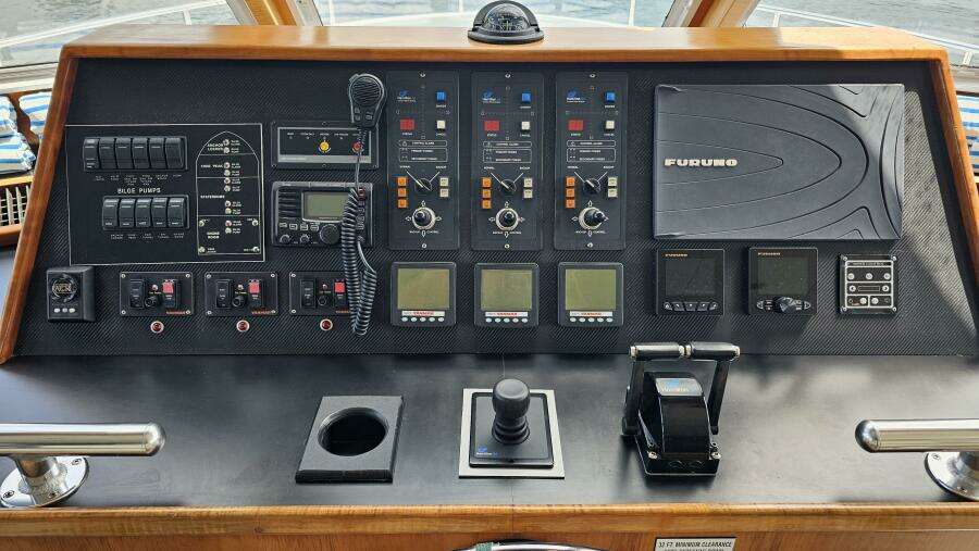 Island Soul 90ft Custom Yacht For Sale