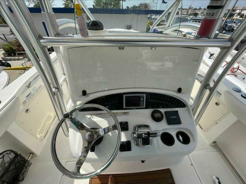 32ft Boston Whaler Yacht For Sale