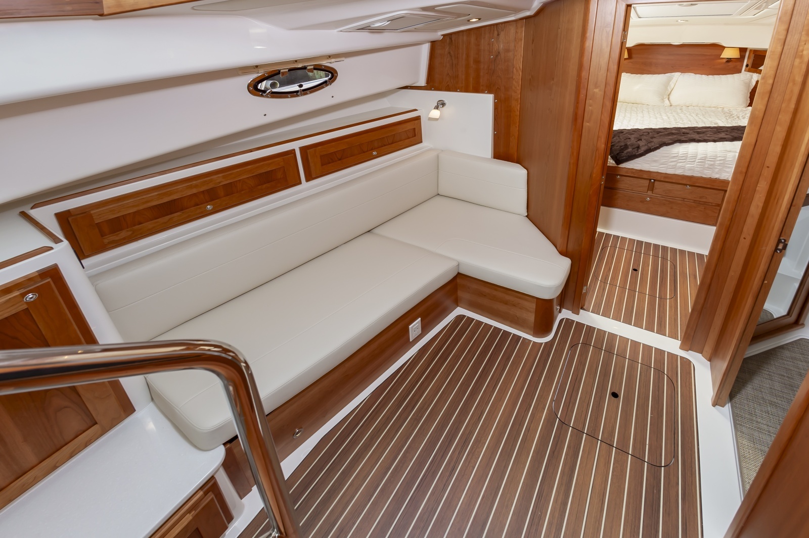 39BackCove3902025122