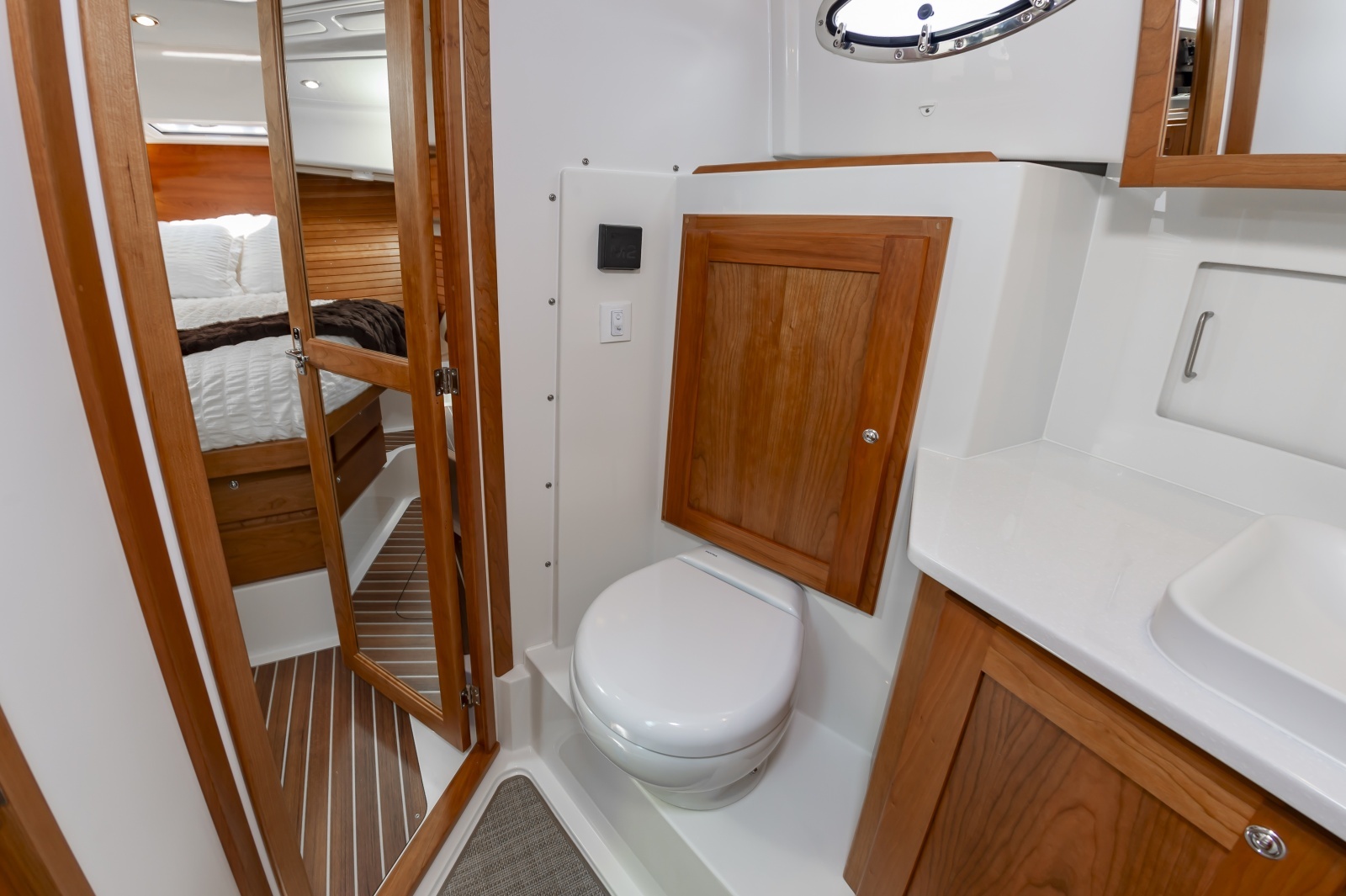 39BackCove3902025129