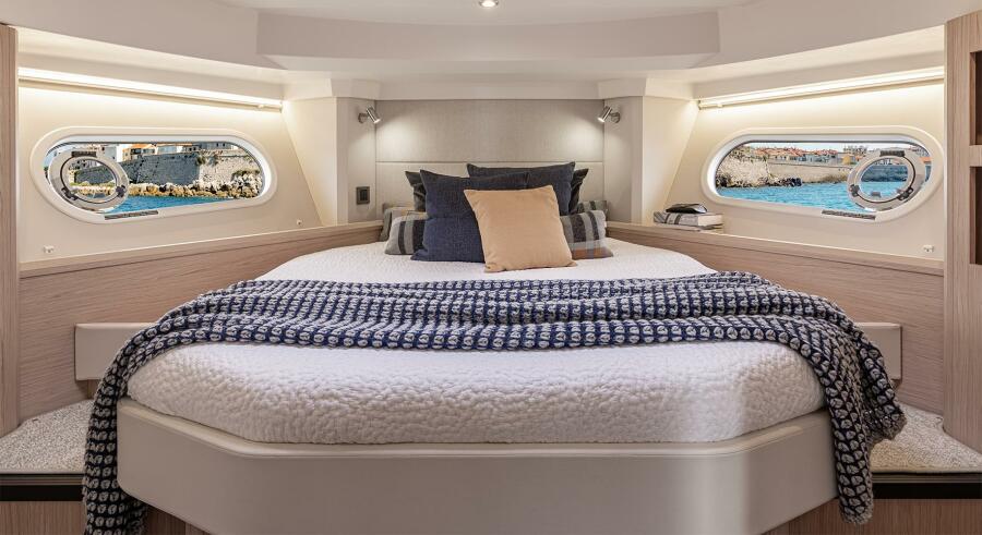 2027 Beneteau Swift Trawler Fly