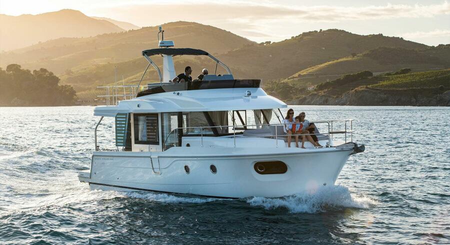2027 Beneteau Swift Trawler Fly