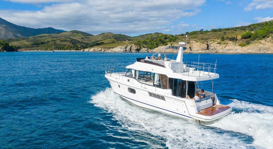 2027 Beneteau Swift Trawler Fly