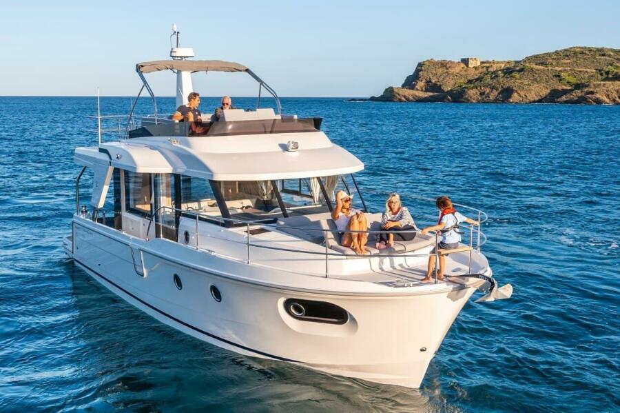 2027 Beneteau Swift Trawler Fly
