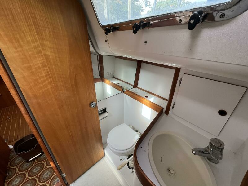 Acapella 35ft Freedom Yacht For Sale