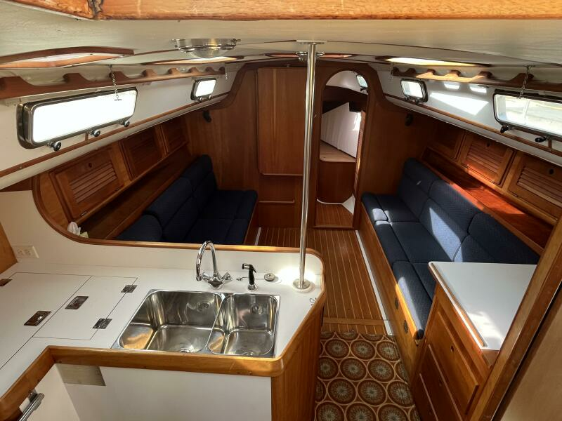 Acapella 35ft Freedom Yacht For Sale