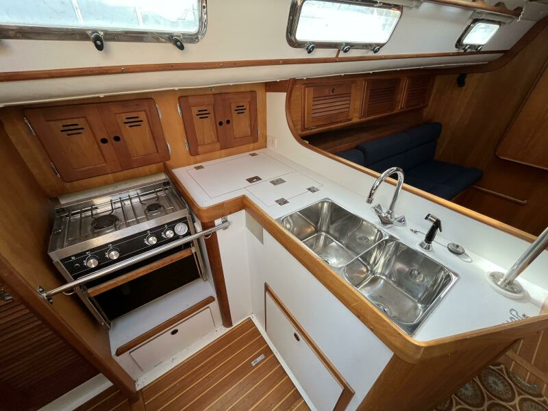 Acapella 35ft Freedom Yacht For Sale