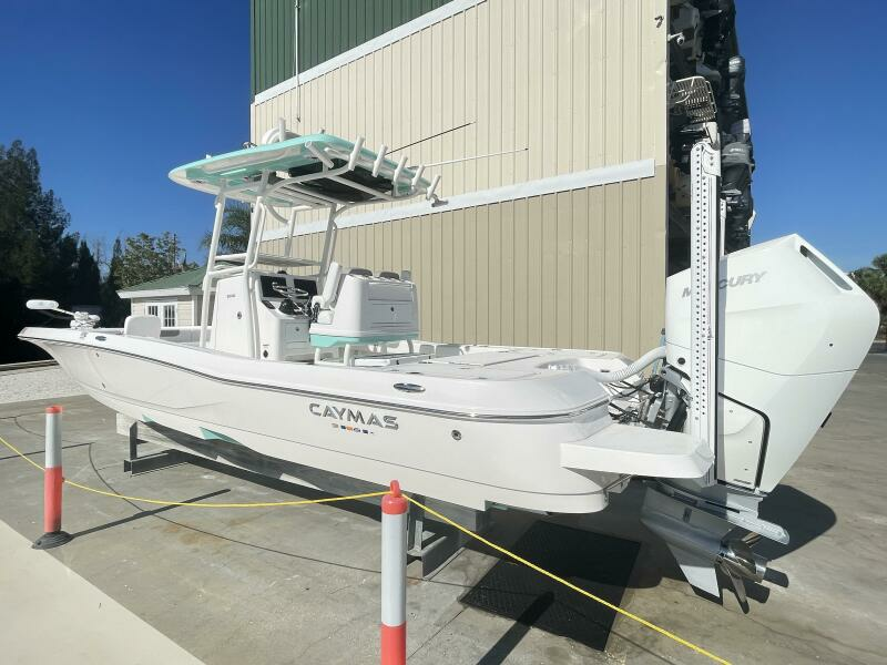 2023 Caymas 28HB