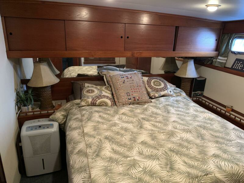 48ft Meridian Yacht For Sale