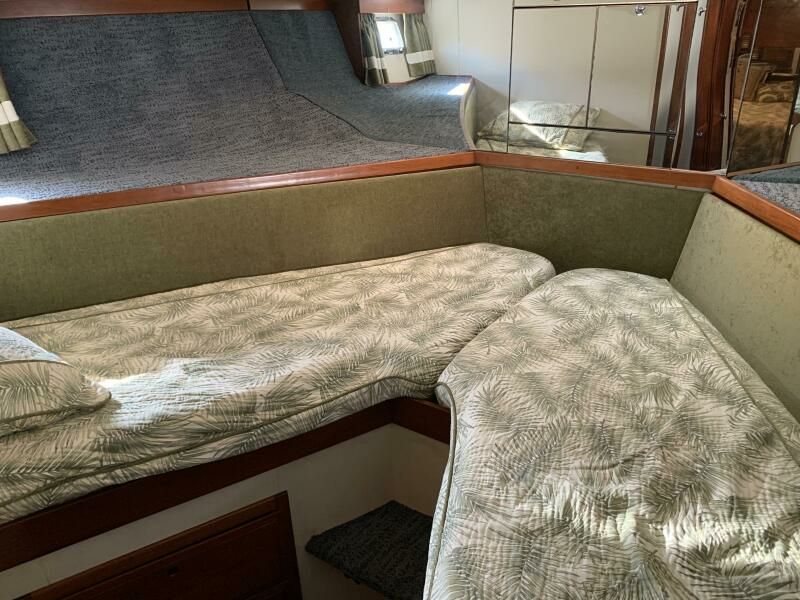 48ft Meridian Yacht For Sale