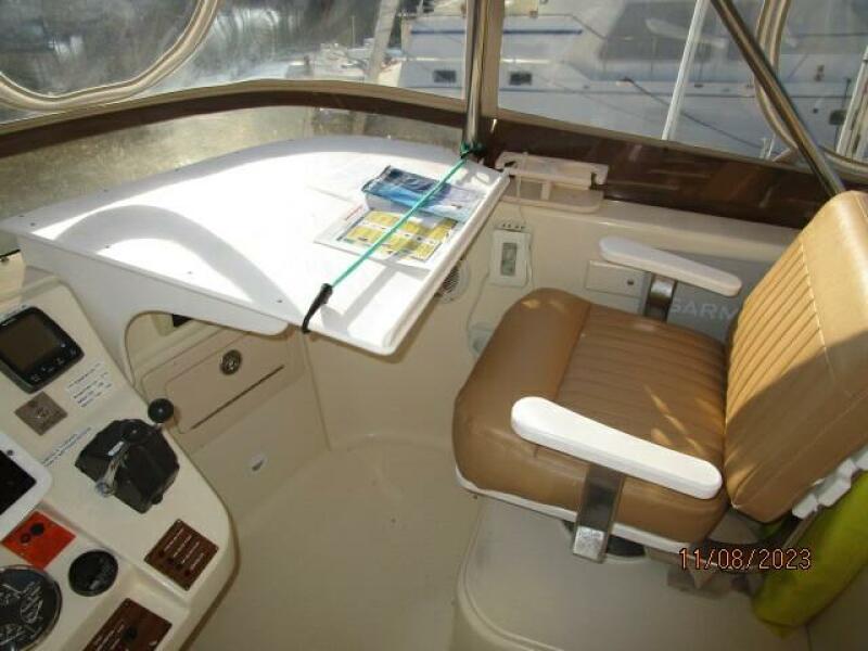 40' Mainship flybridge starboard forward