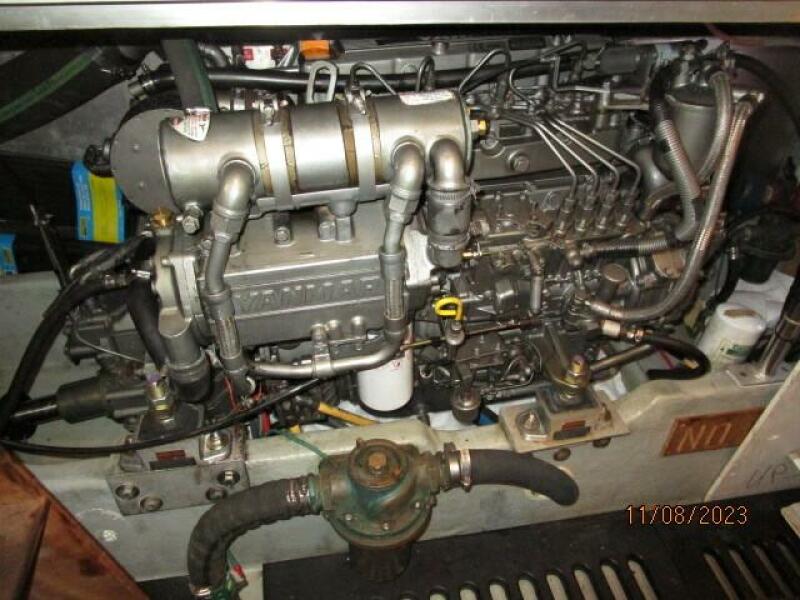 40' Mainship port main engine1