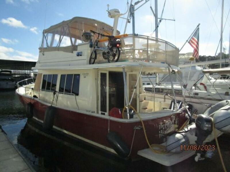 40' Mainship port aft profile2