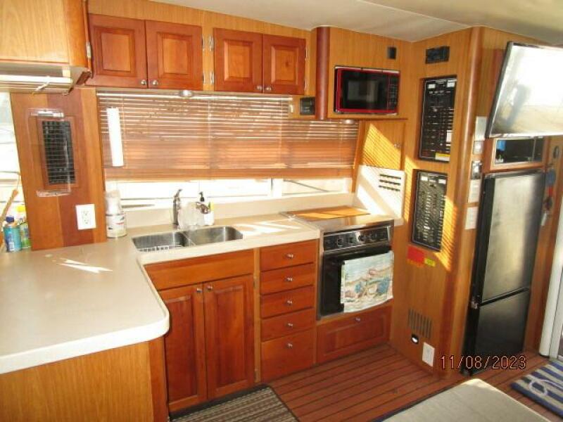 40' Mainship galley1