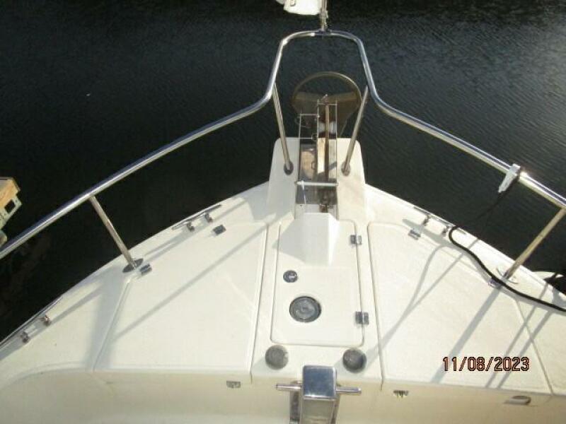 40' Mainship anchor windlass2