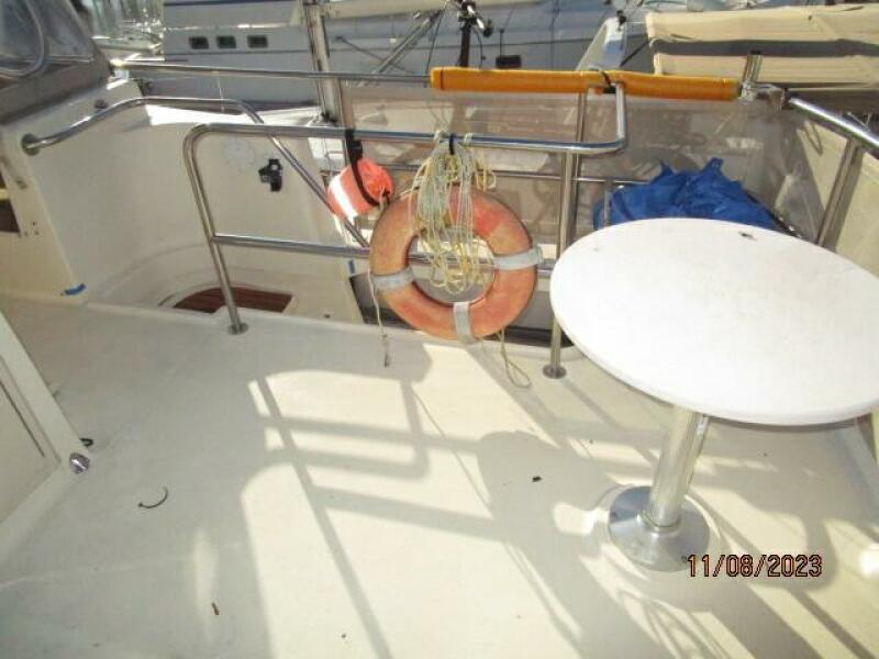 40' Mainship sundeck starboard